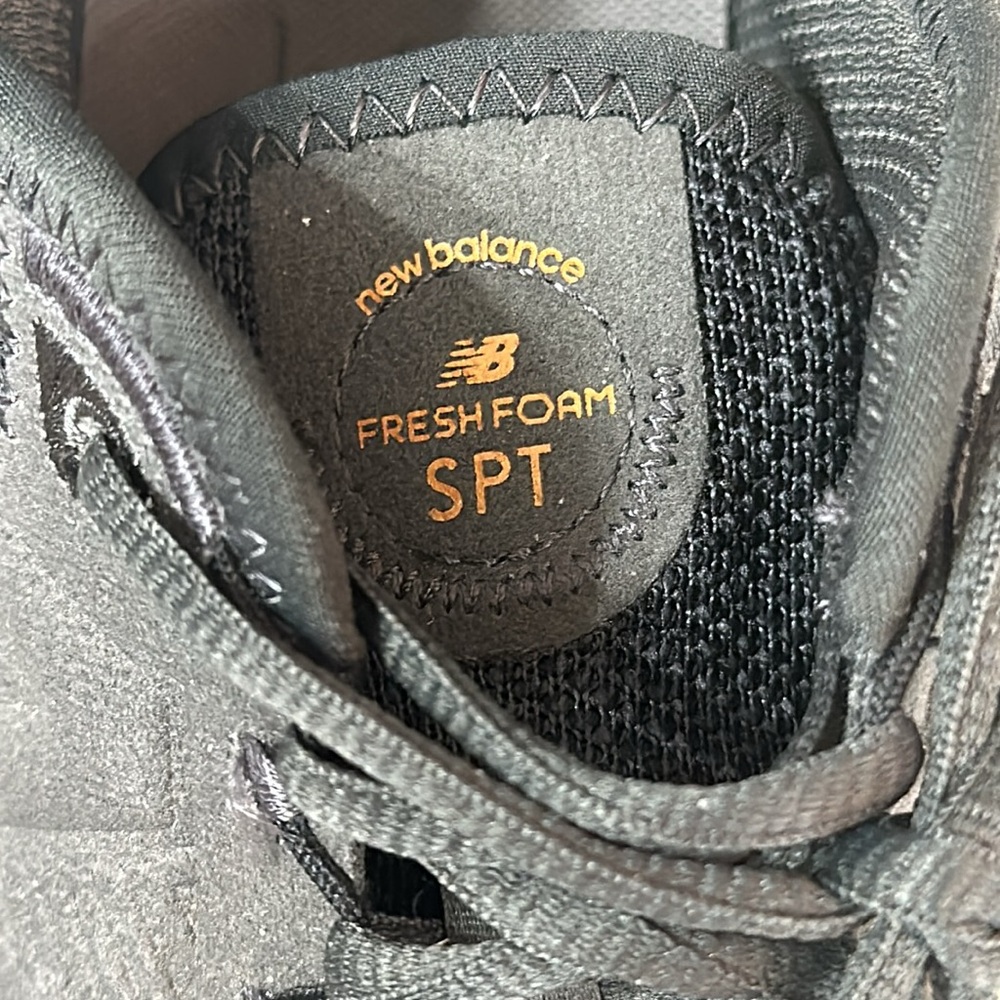 New Balance Shoes - Picture 6 of 7